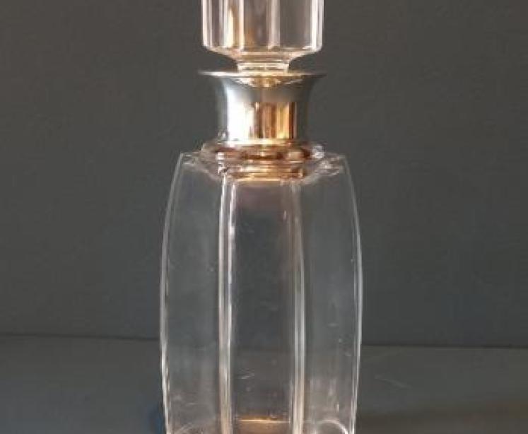 George V Silver Mounted Three Sided Decanter - Image 7