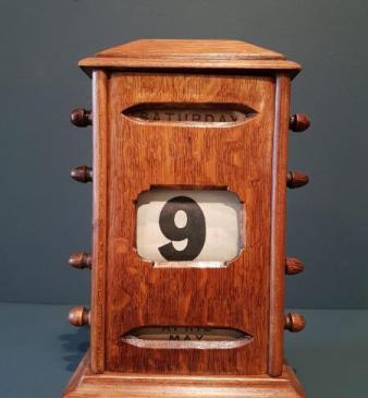 Edwardian Oak Perpetual Desk Calendar