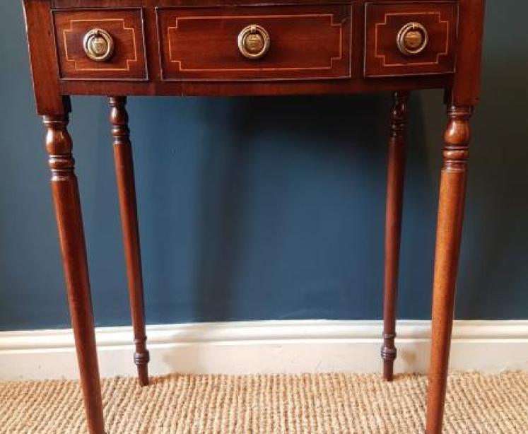 Quality Regency Mahogany Side Table - Image 1