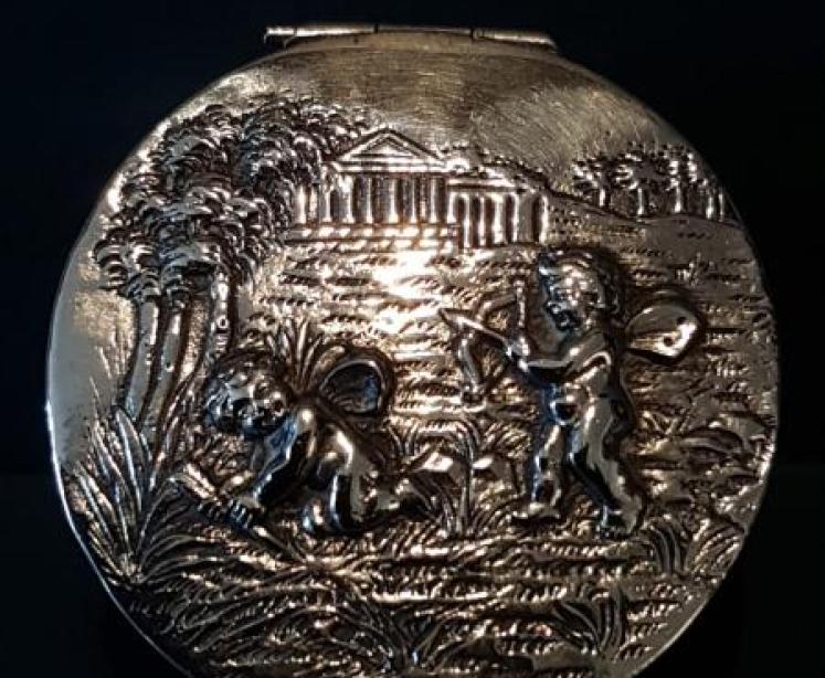 Victorian Embossed Silver Table Snuff Box - Image 7