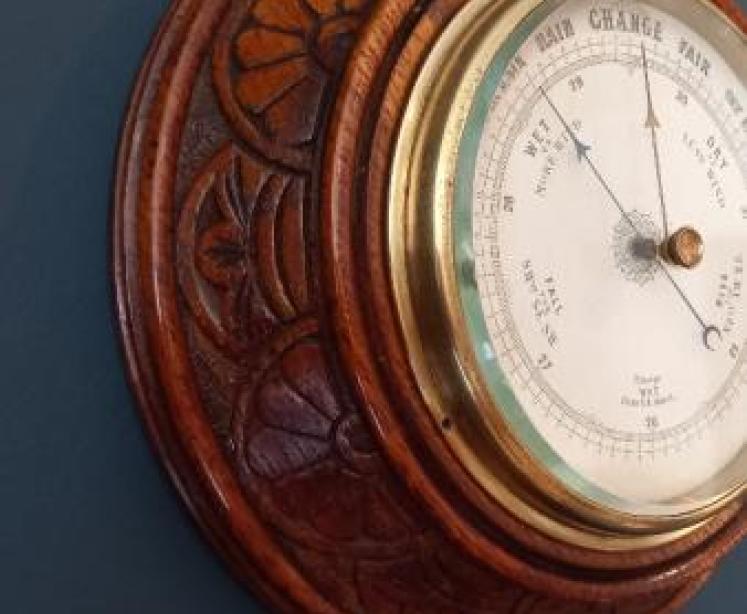  Victorian Carved Oak Surround Aneroid Barometer - Image 4