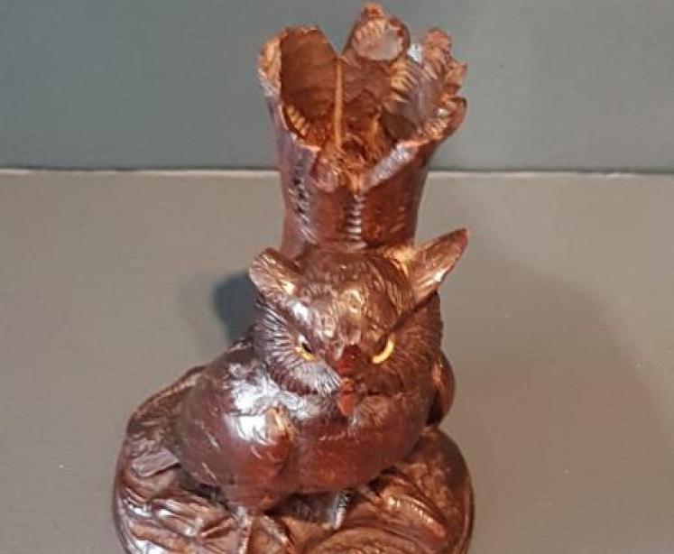 Victorian Black Forest Owl Spill Vase - Image 4