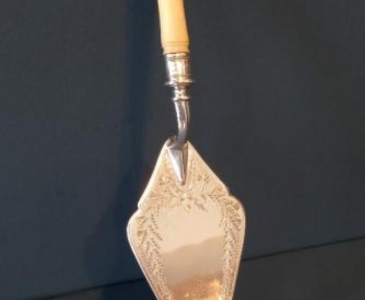 Edwardian Silver Engraved Presentation Trowel - Image 2