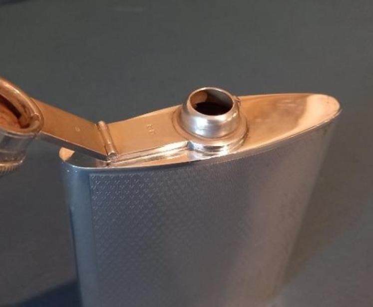 Edwardian Period Silver Engine Turned Hip Flask - Image 4