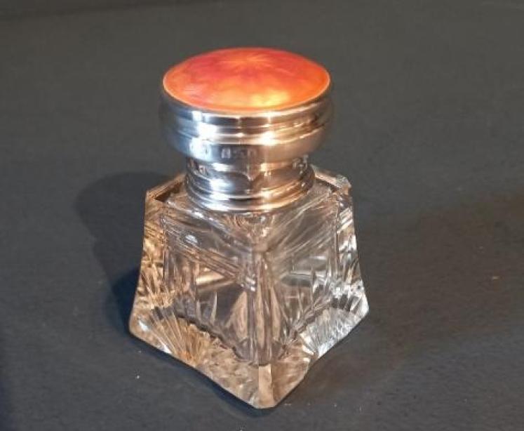 George V Period Silver & Salmon Pink Scent - Image 1