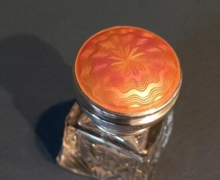 George V Period Silver & Salmon Pink Scent - Image 3