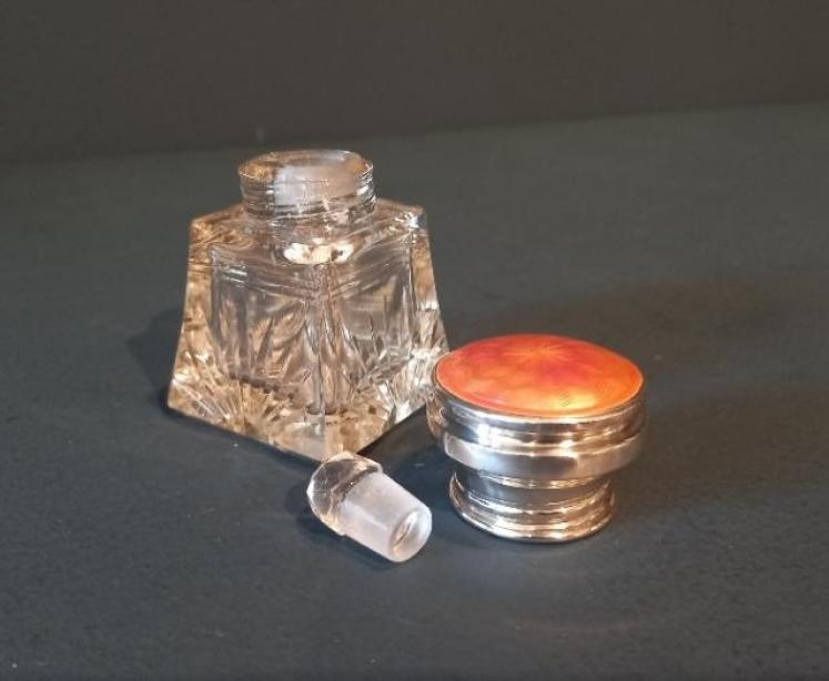 George V Period Silver & Salmon Pink Scent - Image 5