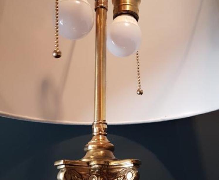Impressive Edwardian Brass Corinthian Column Lamp - Image 4