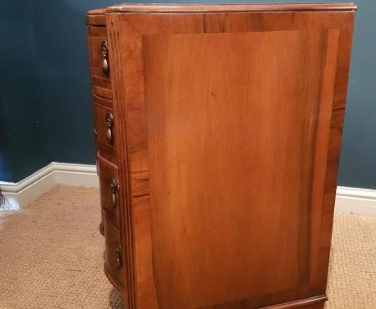 Edwardian Walnut Ribbon Front Chest of Drawers - Image 4