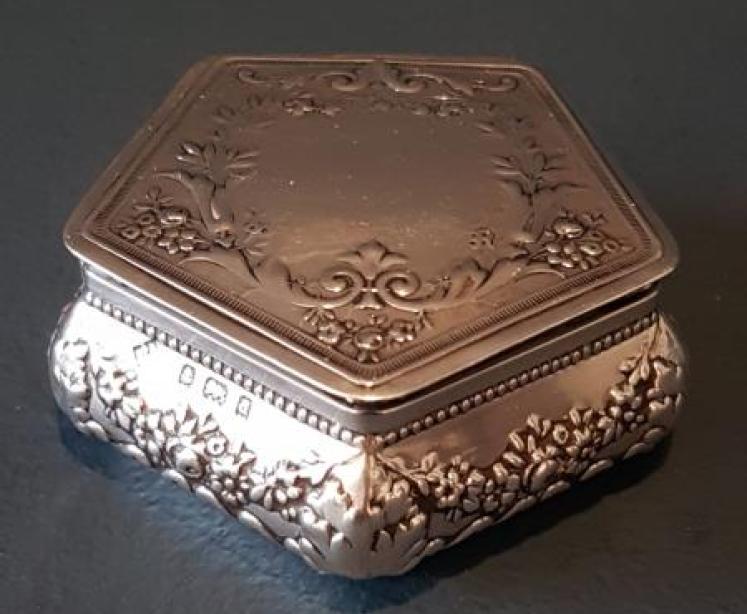 Edwardian Silver Hexagonal Ring Box  - Image 1