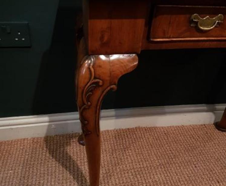 Stylish George I Style Walnut Side Table - Image 4