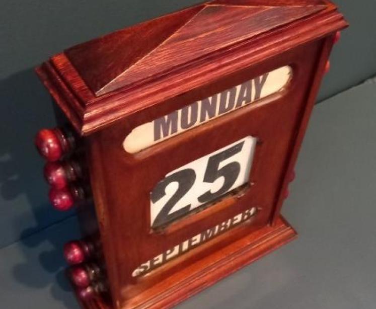 Large Victorian Walnut Desk Calendar - Image 4