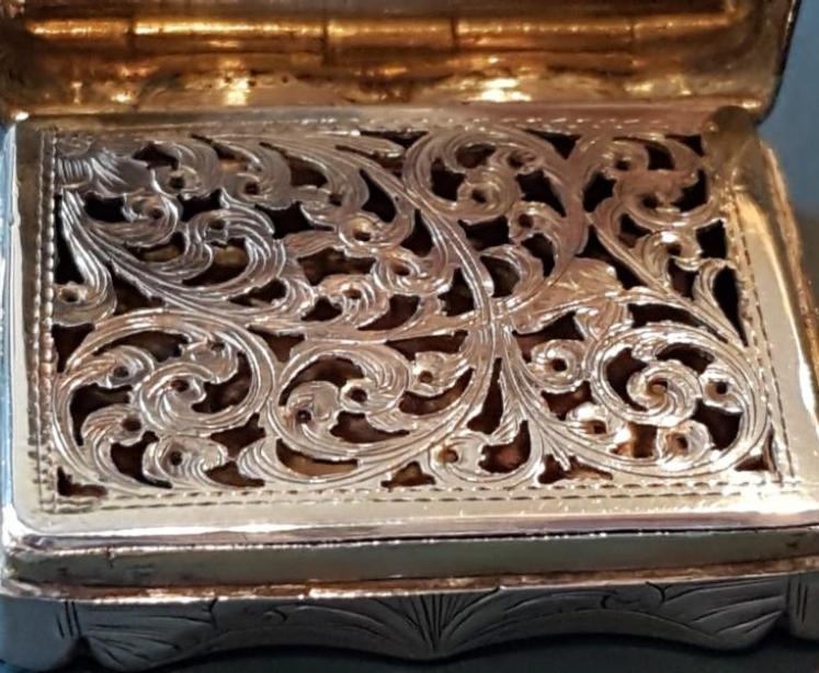 Large Early Victorian Silver Vinaigrette  - Image 5