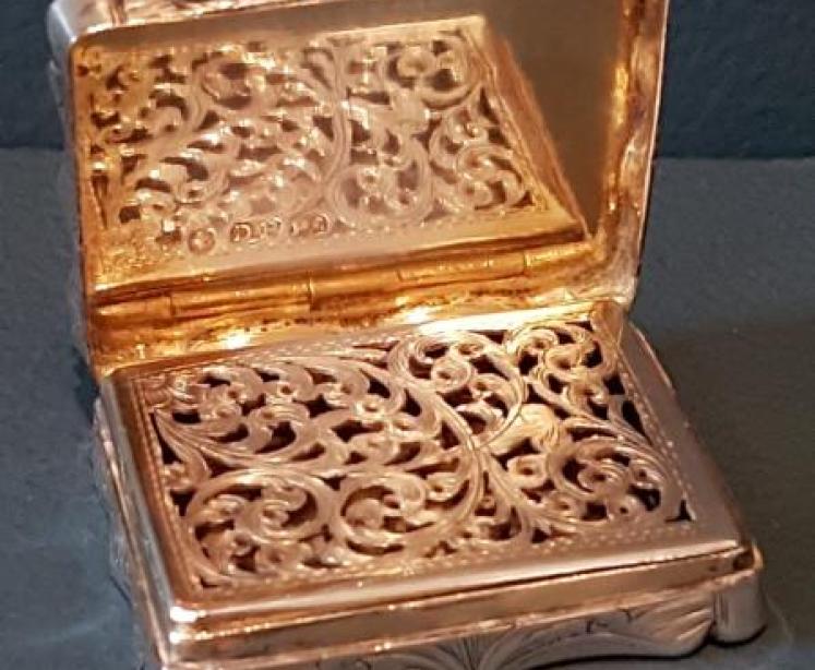 Large Early Victorian Silver Vinaigrette  - Image 6