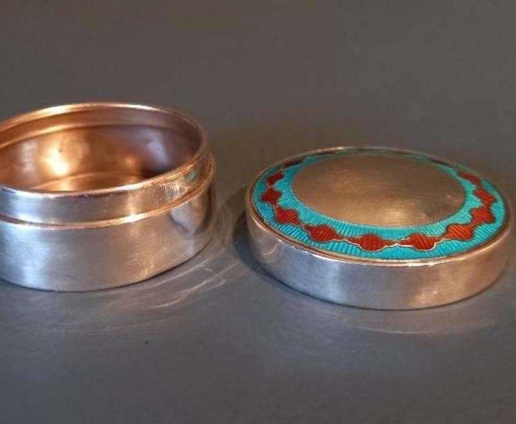 Unusual Edwardian Silver & Turquoise Enamel Pill Box - Image 3