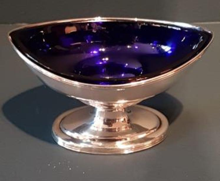 Pair of Fine Quality Georgian Salts by Anne & Peter Bateman - Image 4