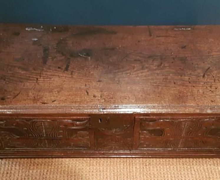 Outstanding Early Oak Six Plank Coffer  - Image 7