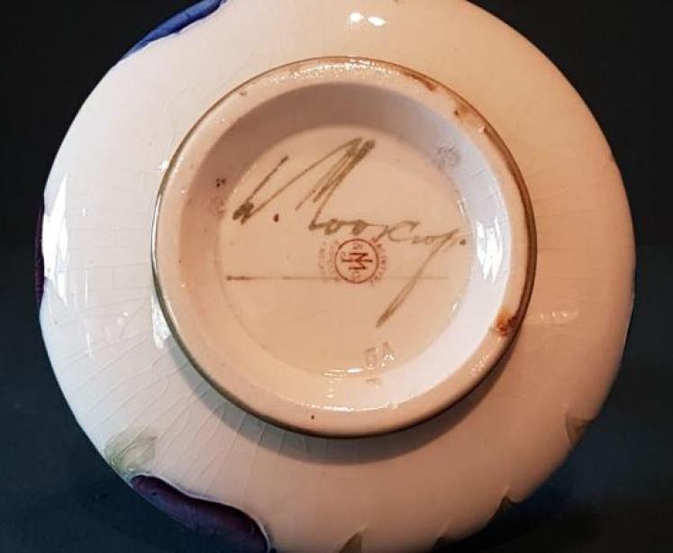 Rare Moorcroft Pansy on White Vase  - Image 4
