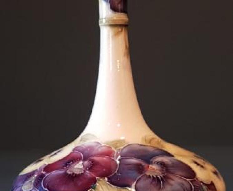 Rare Moorcroft Pansy on White Vase  - Image 5