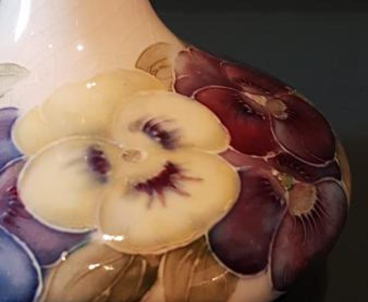 Rare Moorcroft Pansy on White Vase  - Image 6
