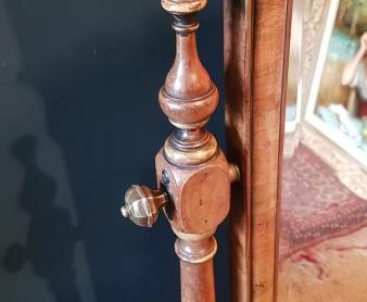 Fine Quality Late Victorian Walnut Cheval Mirror by Tozer - Image 4