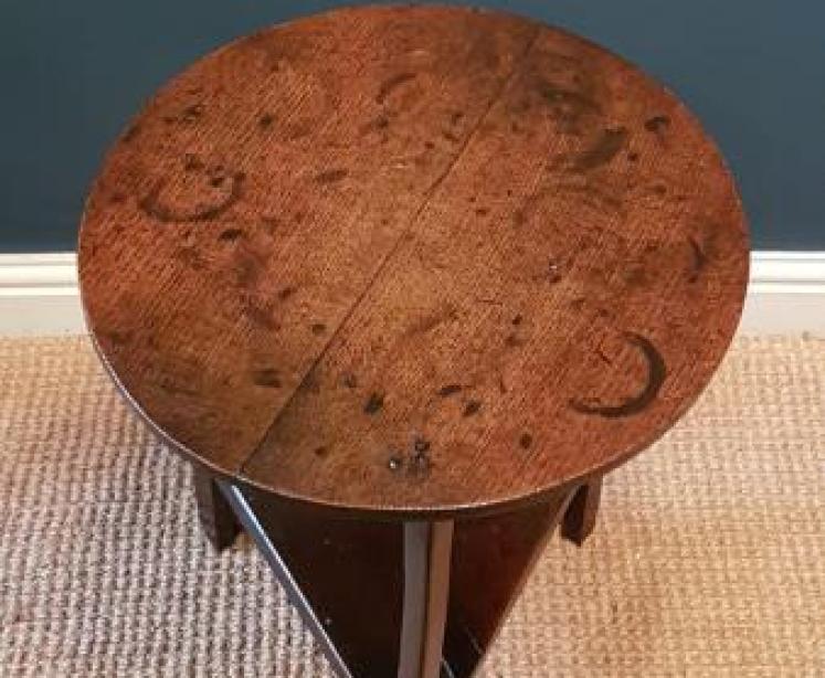 Period Oak Small Proportioned Cricket Table - Image 4