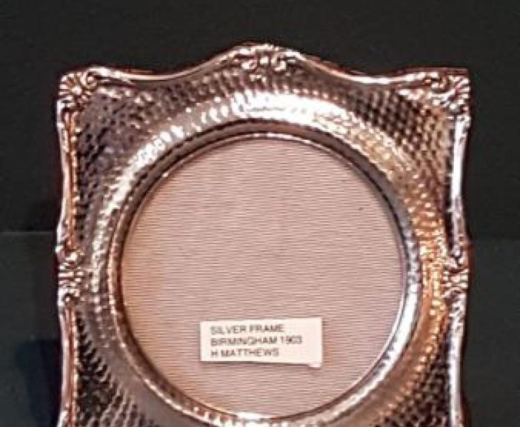 Edwardian Planished Silver Photo Frame - Image 1