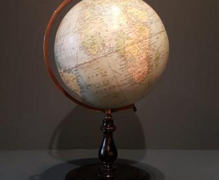 1930's Philips 8" Terrestrial Globe - Image 7