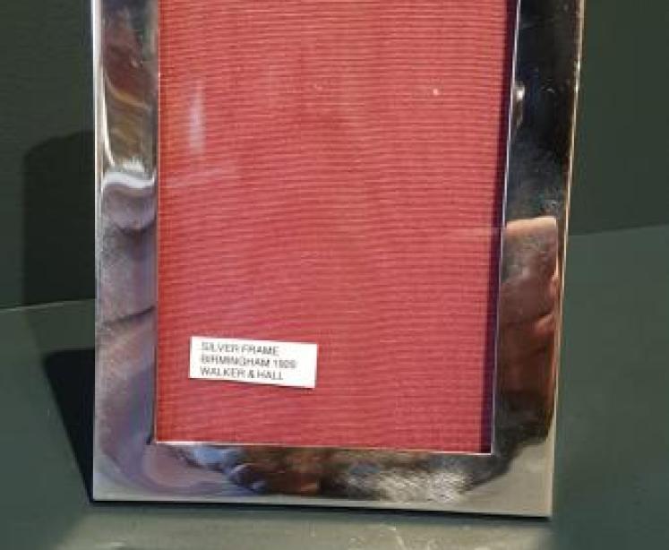 George V Silver Photo Frame by Walker & Hall - Image 1
