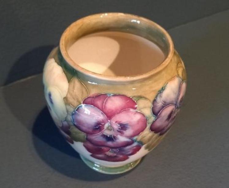 Rare McIntyre Moorcroft Pansy on White Ground Vase - Image 3
