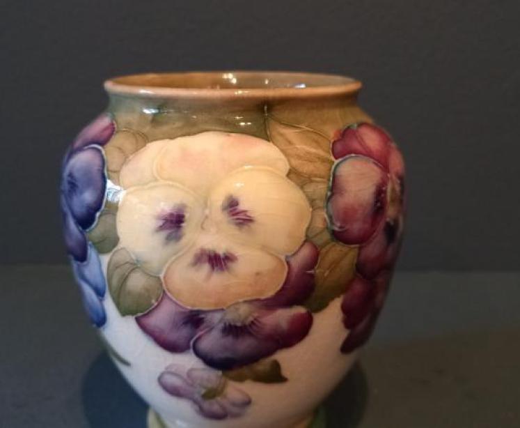 Rare McIntyre Moorcroft Pansy on White Ground Vase - Image 4