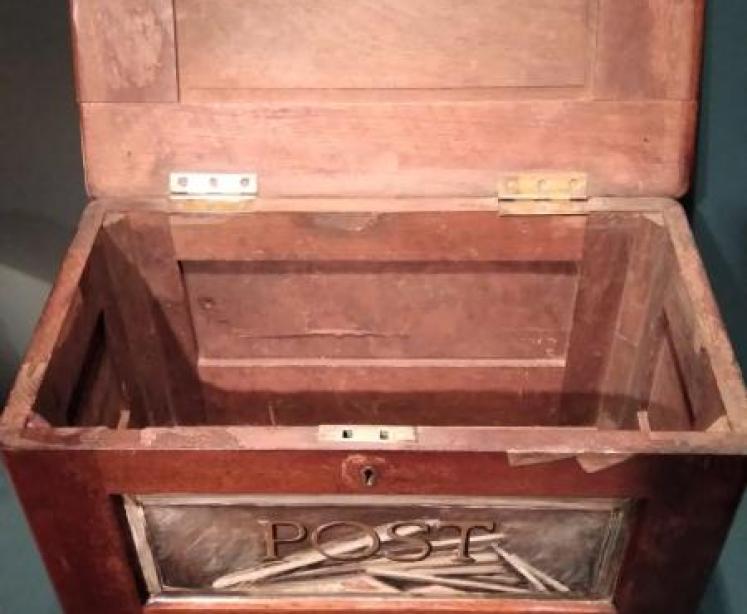 Unusual Victorian Painted Mahogany Post Box - Image 4