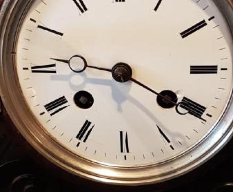 Victorian Slate and Marble Mantel Clock - Image 3