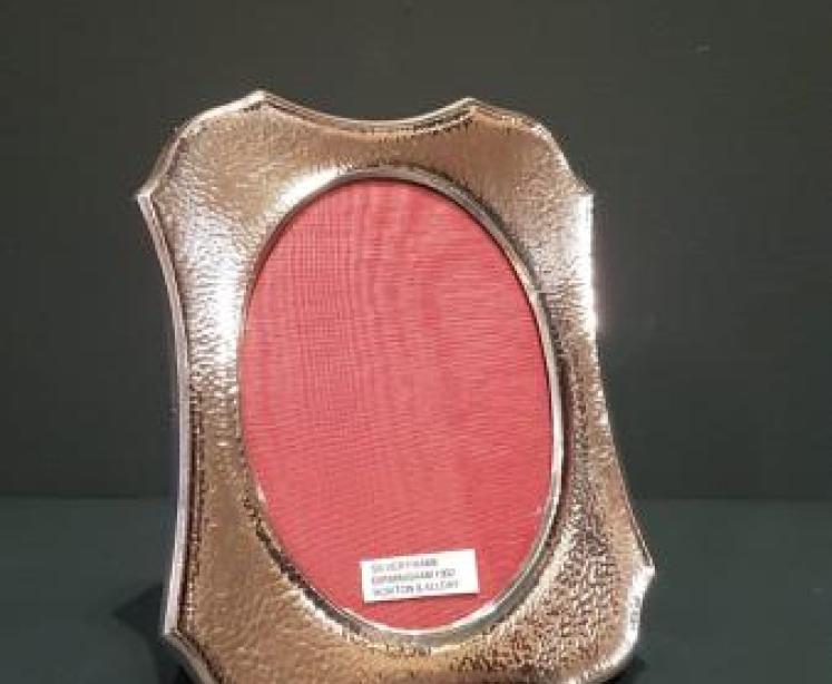 Edwardian Planished Silver Photo Frame - Image 1