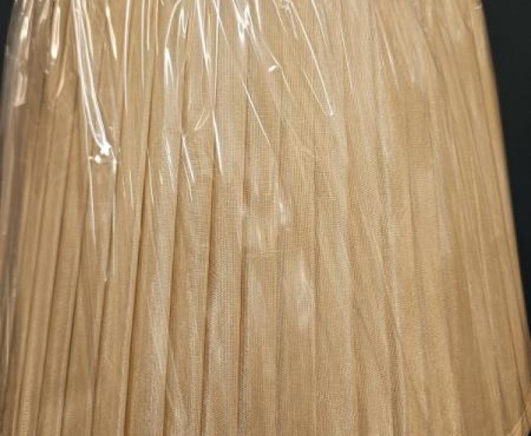 Red, White and Gilt Toile Decoration Porcelain Lamp and Shade - Image 5