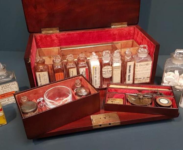 Mid Victorian Mahogany Apothecary Box - Image 4