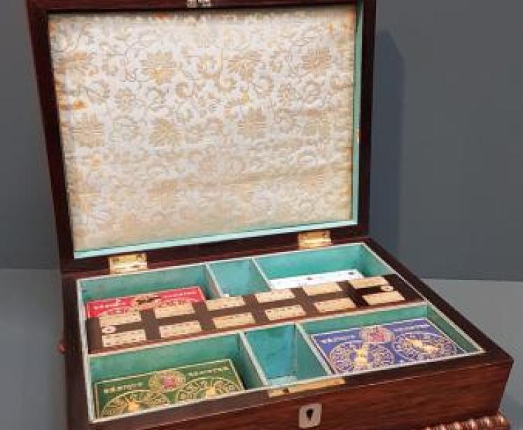 Mid Victorian Rosewood Card and Cribbage Box - Image 2