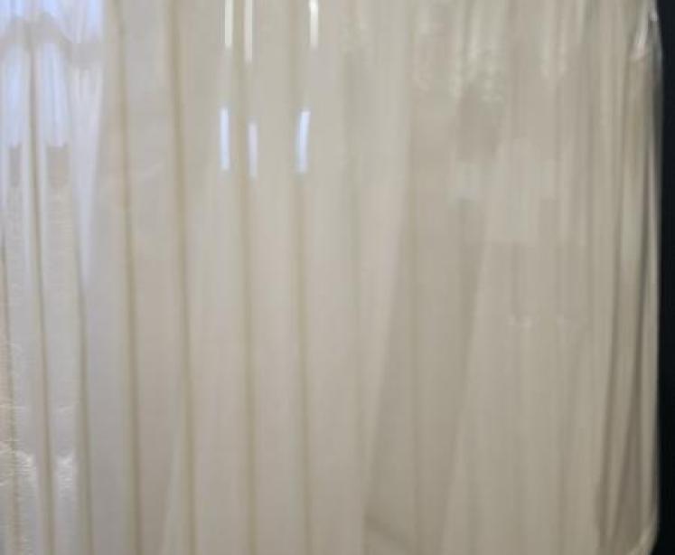 Porcelain Lamp with Oriental Design and Silk Effect Shade - Image 4