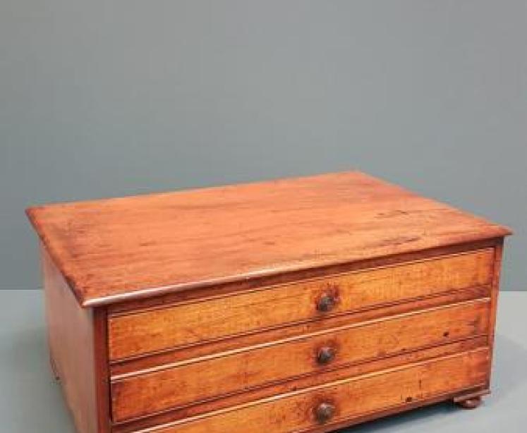 Small Victorian Walnut Table Top Collectors Chest - Image 1