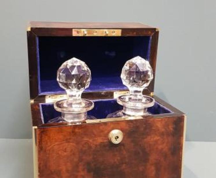 Superb Victorian Burr Walnut Tantalus Box - Image 1