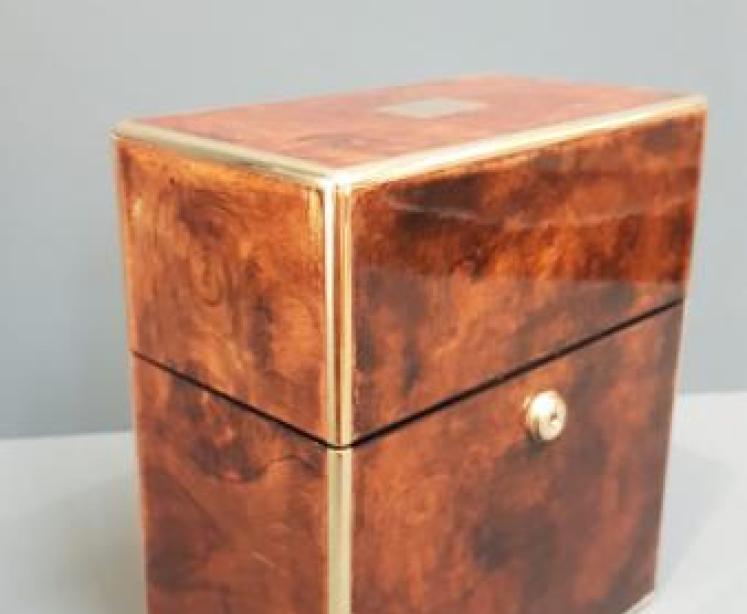 Superb Victorian Burr Walnut Tantalus Box - Image 2