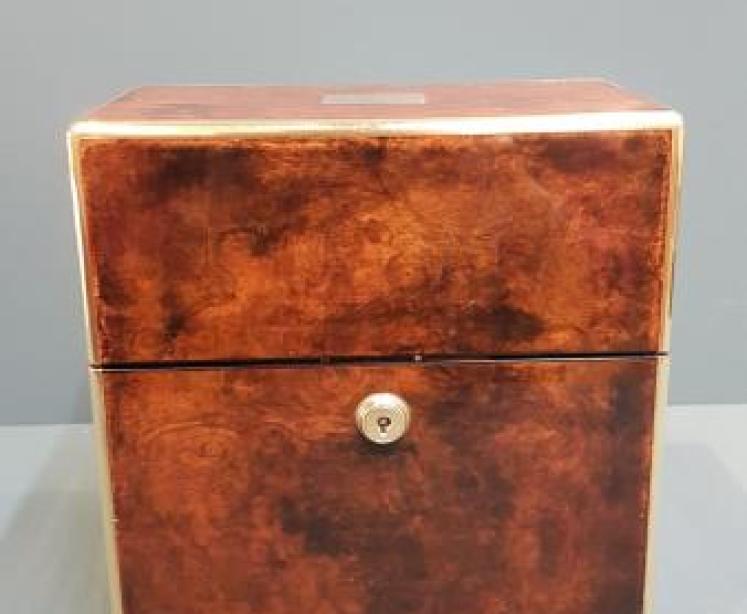Superb Victorian Burr Walnut Tantalus Box - Image 6