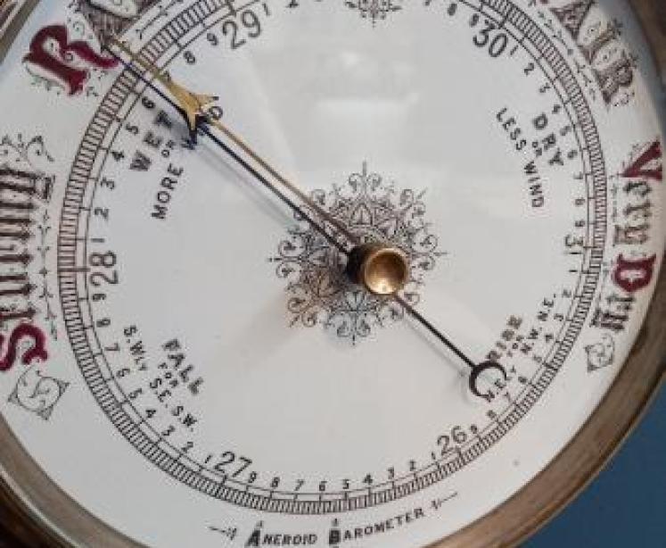 Victorian Polished Oak Porcelain Dial Banjo Barometer - Image 5