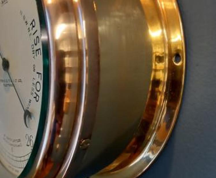 Fleetwood Polished Brass Bulkhead Marine Barometer - Image 4