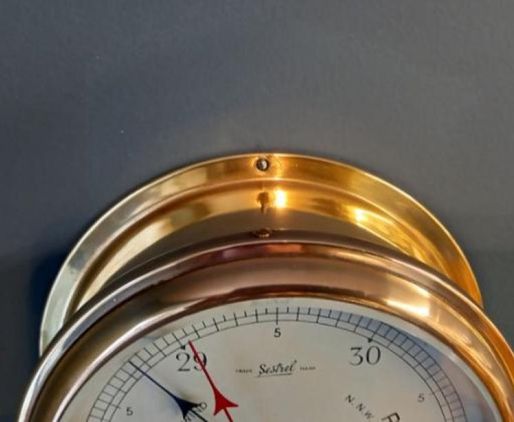 Fleetwood Polished Brass Bulkhead Marine Barometer - Image 5