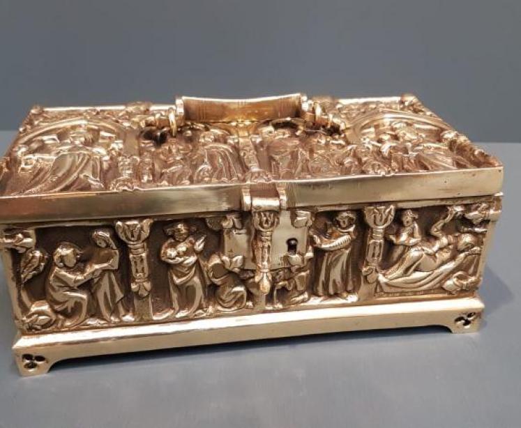 Victorian Cast Brass Casket - Image 1