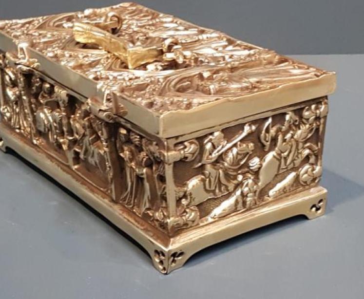 Victorian Cast Brass Casket - Image 7