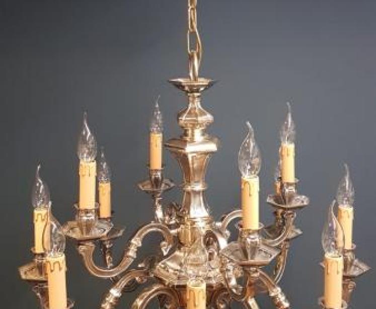 Superb Edwardian Cast Brass 12 Arm Chandelier - Image 3
