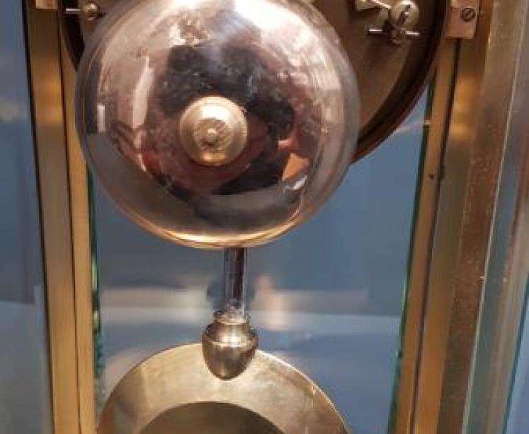 Victorian Oval Four Glass Clock - Image 5