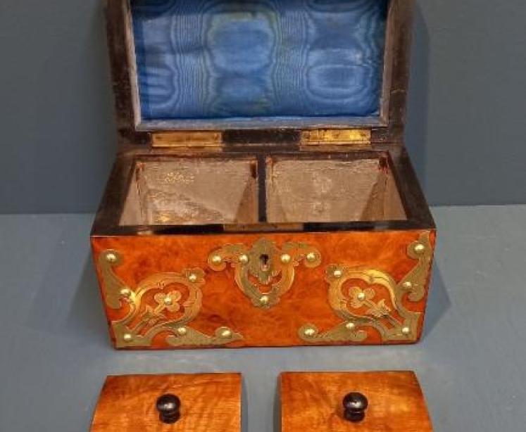 Mid Victorian Burr Walnut Domed Top Tea Caddy - Image 4